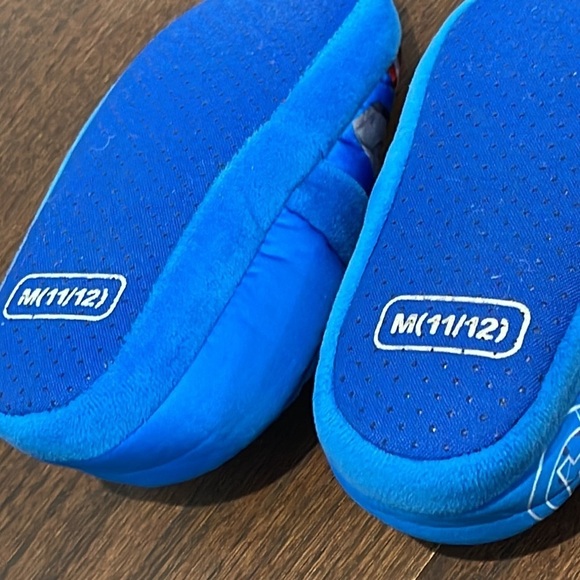 Marvel Boys Blue Avengers Slippers Size Medium 11/12 - Picture 5 of 5